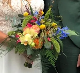 Kleurrijk bruidsboeket – Bloem en Atelier Floriante